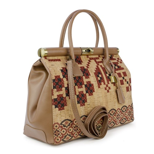 Geanta piele bej/ motive traditionale romanesti GF853